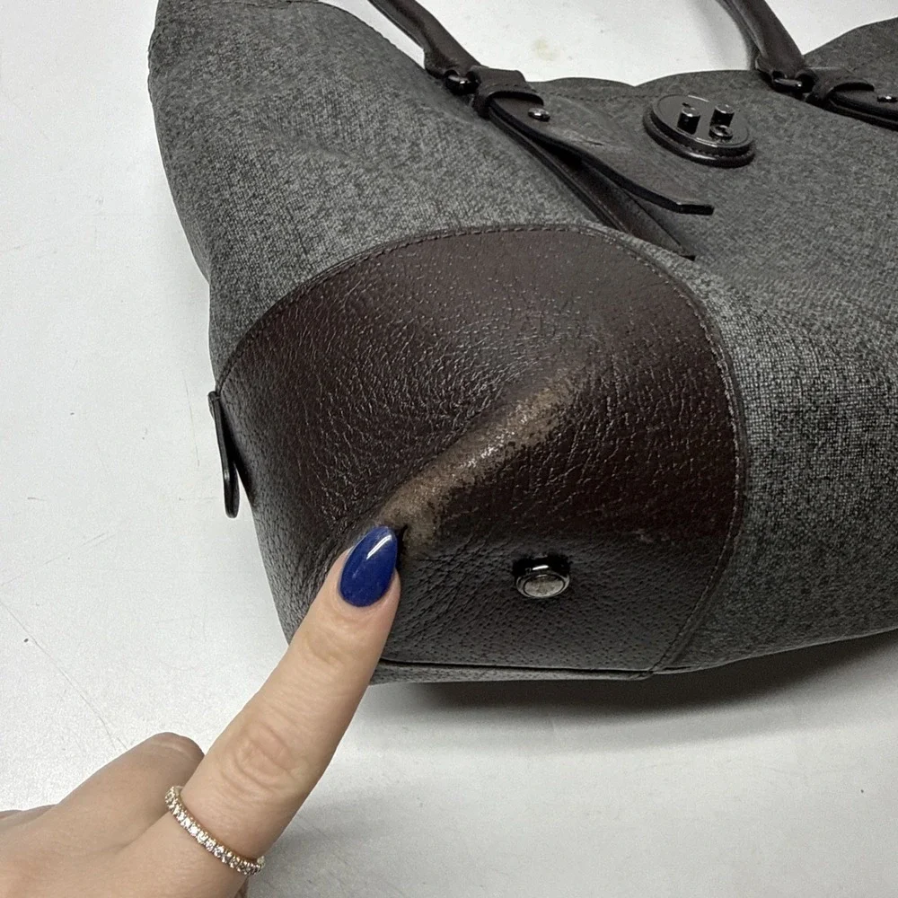 Tumi lockable villa